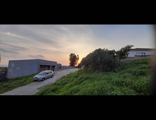 1,487M² VACANT LAND FOR SALE IN SEAVIEW